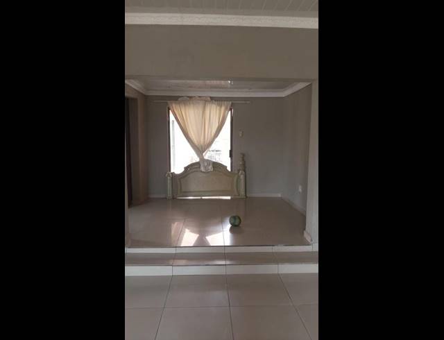 4 BEDROOM HOUSE FOR SALE IN LENASIA EXT 13